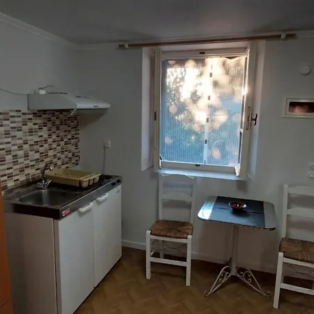 Kerkis Traditional *