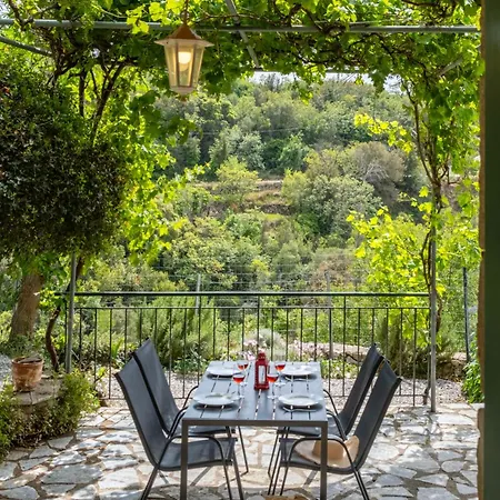 Апартаменты Kerkis Traditional Drymon