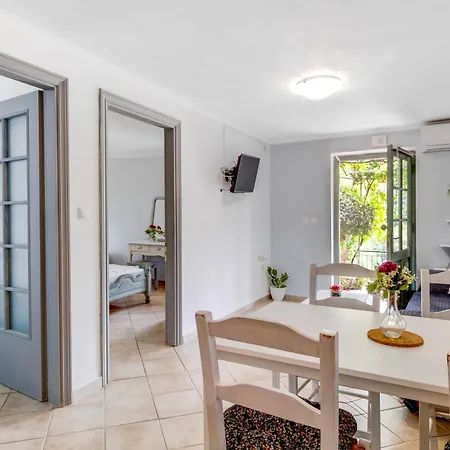 Kerkis Traditional Апартаменты