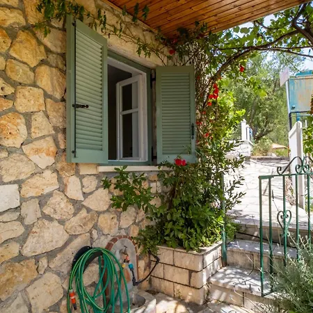 Kerkis Traditional Apartment Drymon