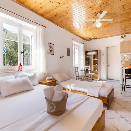 Kerkis Traditional *